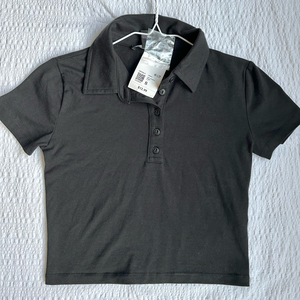 black collared polo